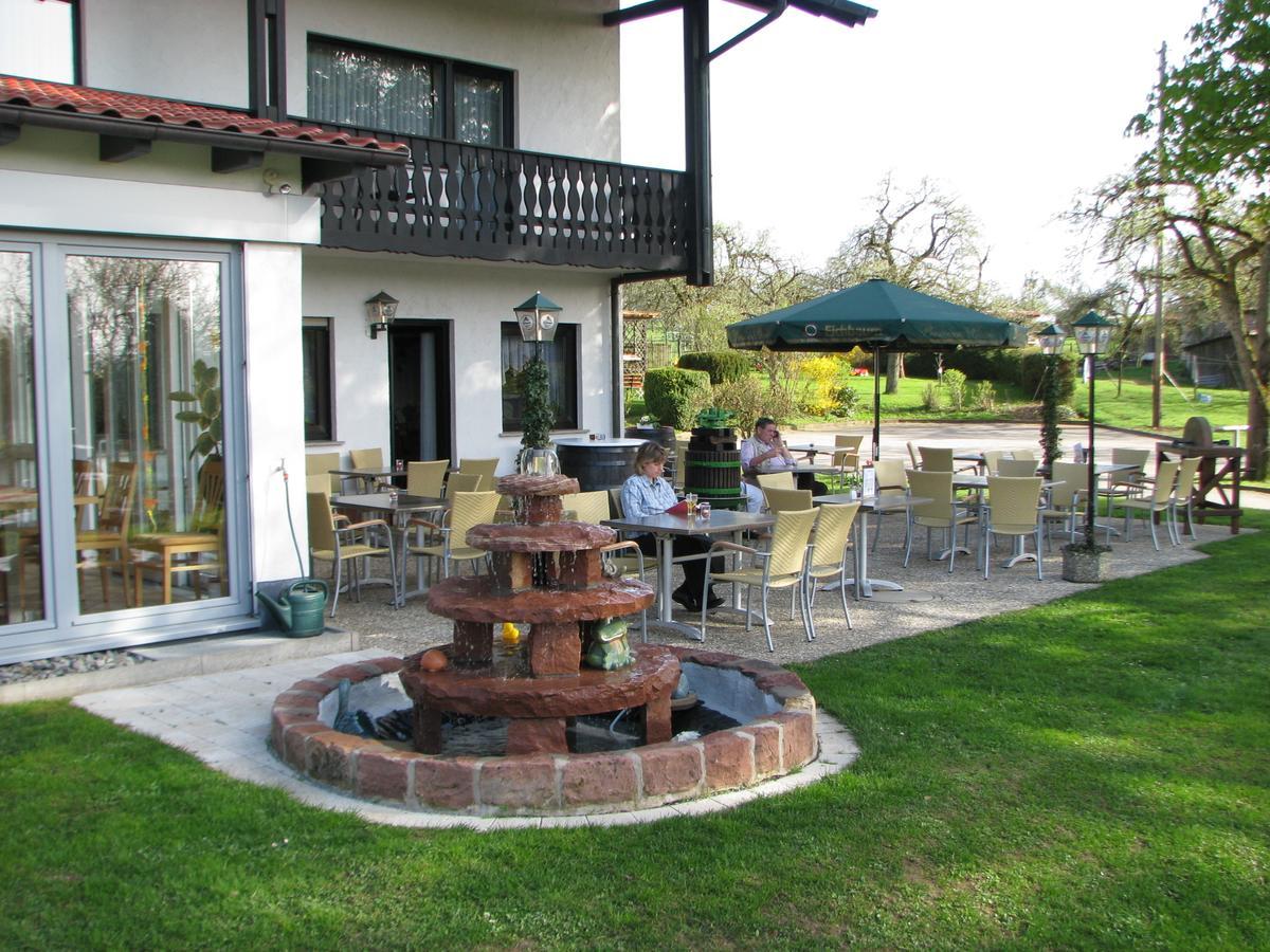 Gasthaus Und Ferienwohnungen "Zum Engel" Waldbrunn (Baden-Wurttemberg) Bagian luar foto