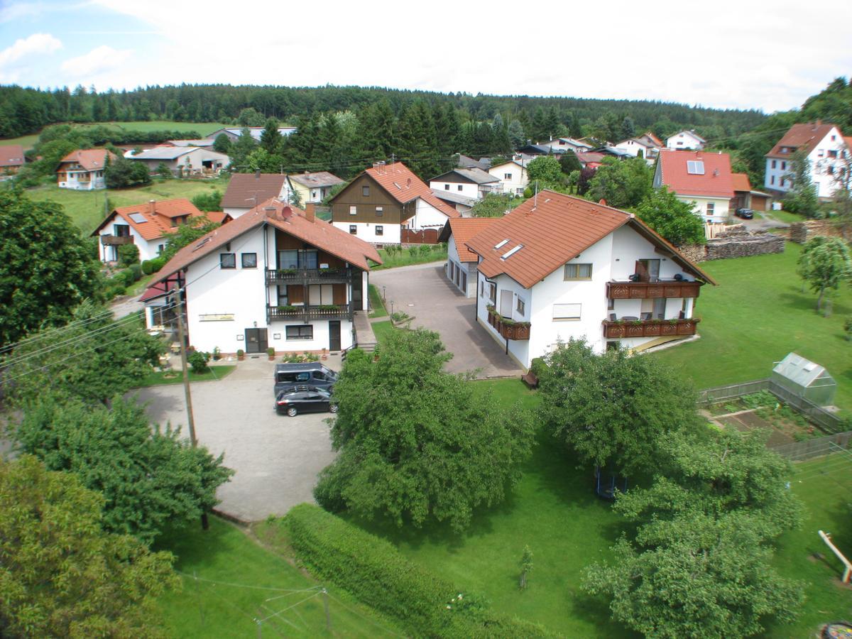 Gasthaus Und Ferienwohnungen "Zum Engel" Waldbrunn (Baden-Wurttemberg) Bagian luar foto